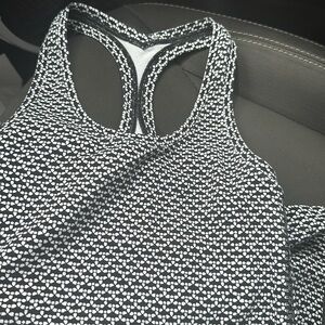 RARE LULULEMON racerback tank size 2 discontinued black & white color
